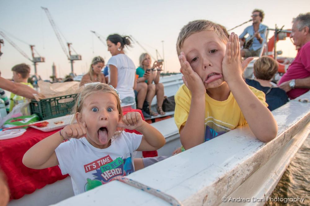 bambini aperitivo con famiglia tour in battello livorno