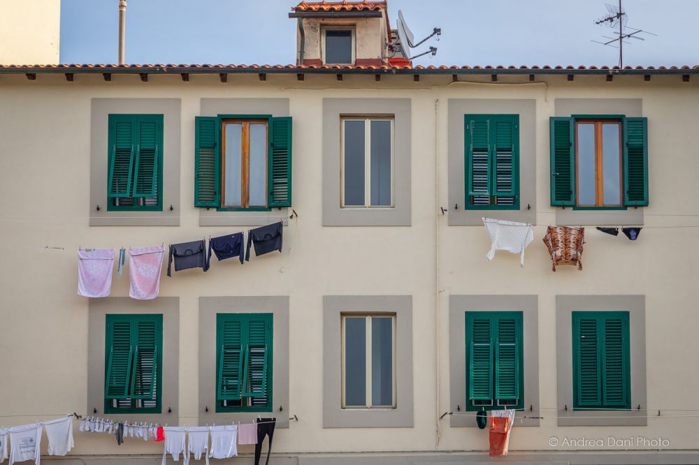 palazzo lungo fossi medicei livorno