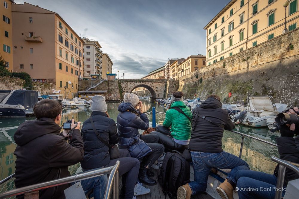 fgiro in battello canali medicei con corso fotografia andrea dani