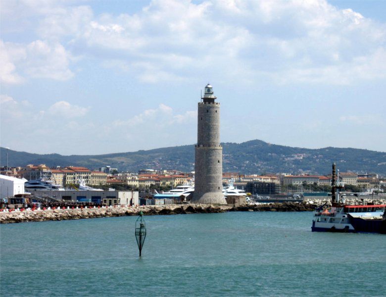 faro del porto livorno